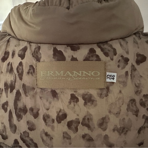 Ermanno Scervino cropped padded beige/camel vest, animal print lining. - Picture 5 of 13